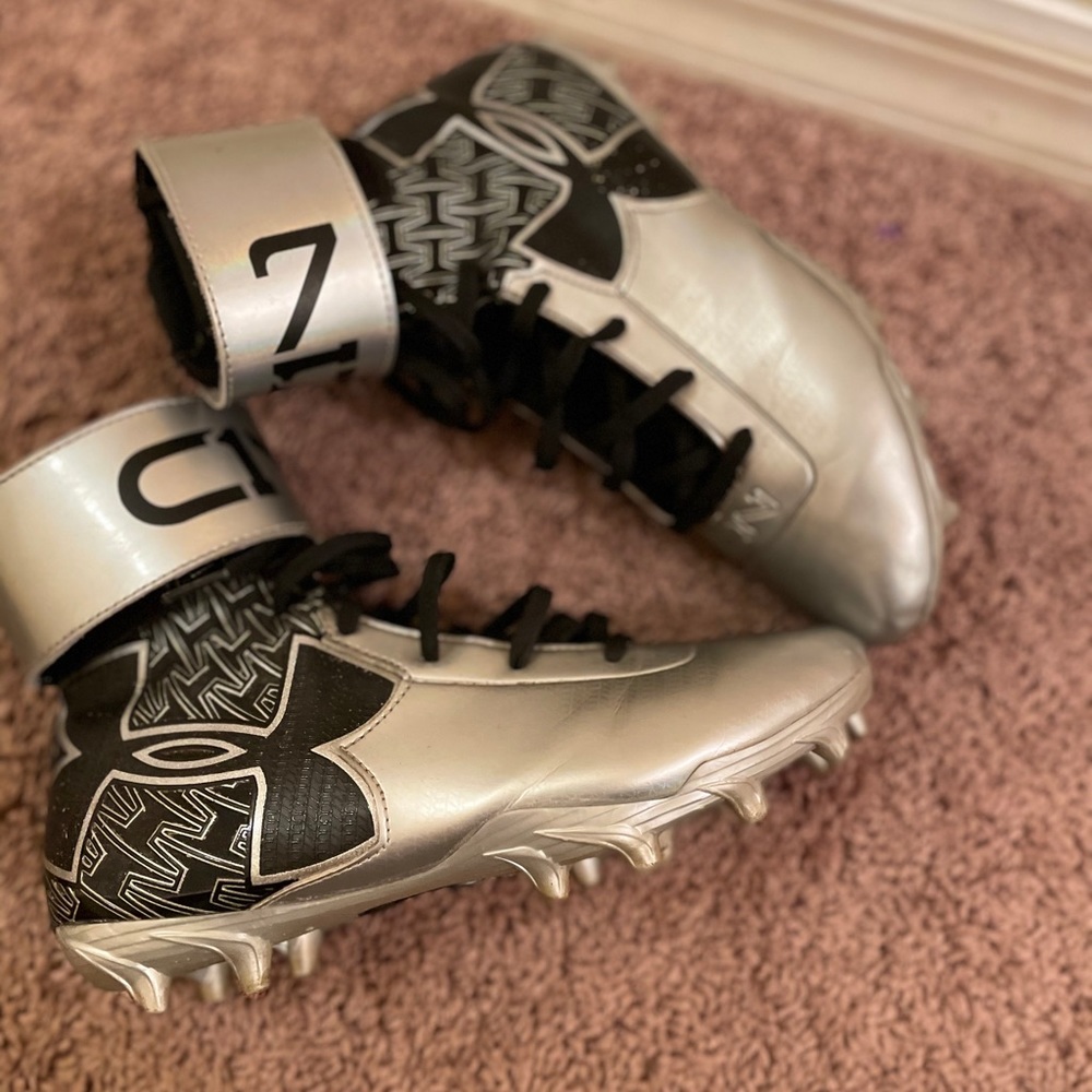 Kids Cam Newton football cleats 5y